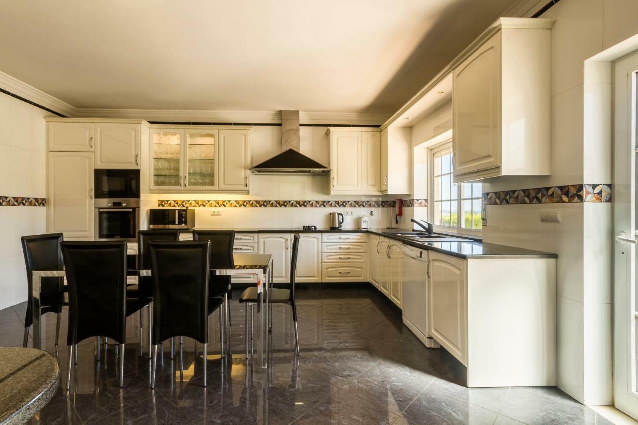 Casa Clementina Villa ลากอส ภายนอก รูปภาพ